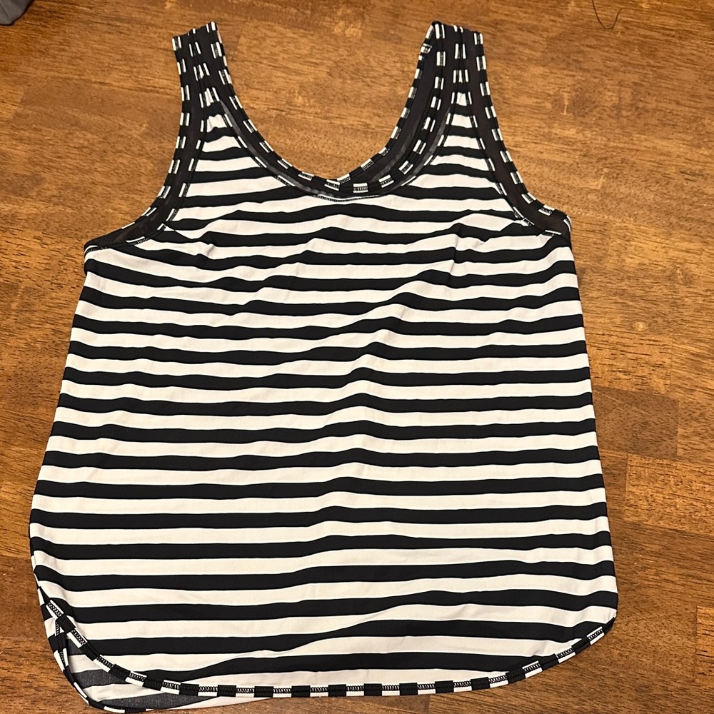 Women’s Lululemon Striped Black and White Scoop Neck Athleisure Tank Top
